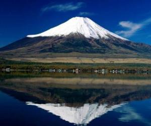 пазл Яма вулкан Фудзи является самой высокой горой в стране с 3776 метра Японии